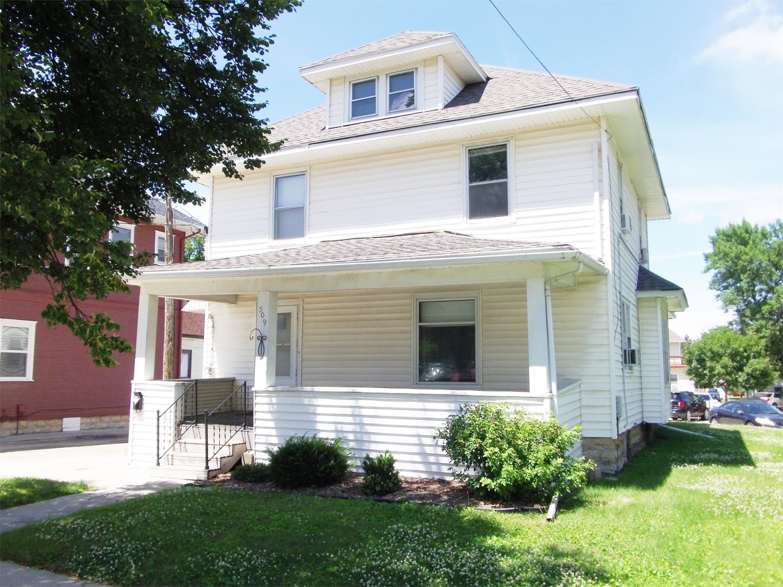 Primary Photo - 509 2nd St NW