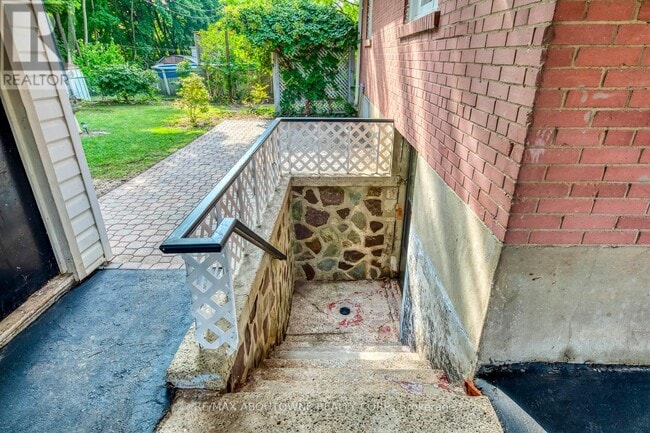 Building Photo - 255 Weldon Ave