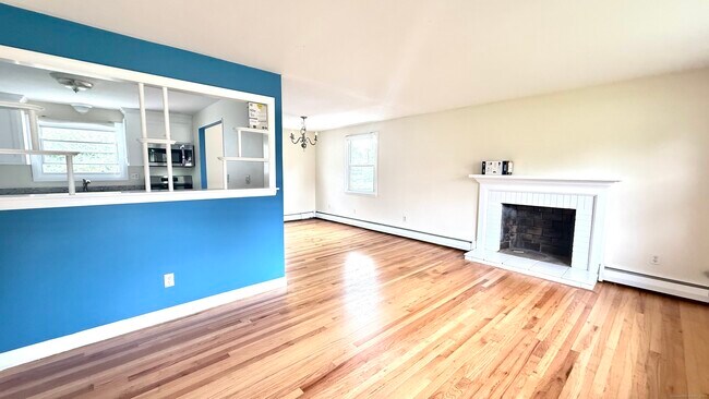 Foto del edificio - 1519 Sullivan Ave