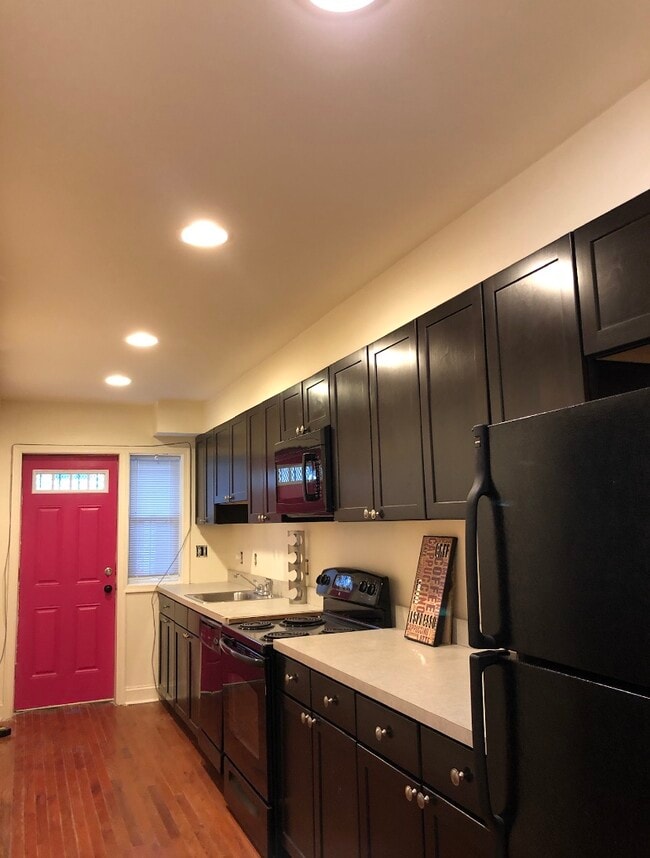 Foto del edificio - 853 19th Street Northeast