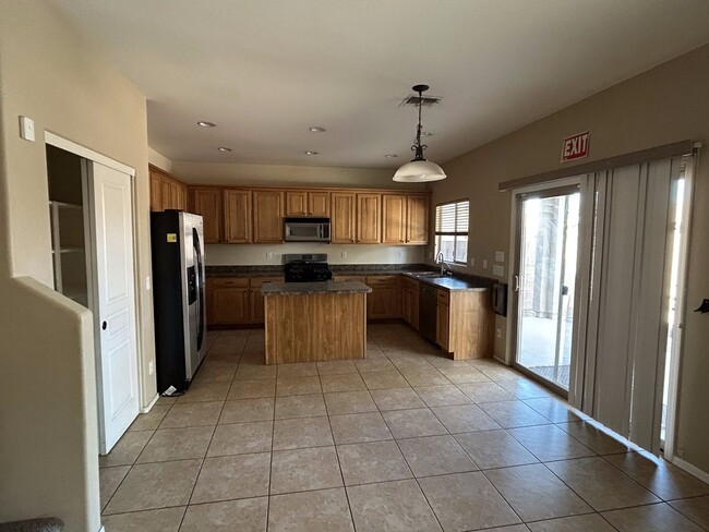 Foto del edificio - Spacious 5BR Duplex in Maricopa