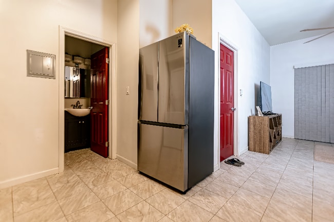 Building Photo - 385 Kaiolohia St