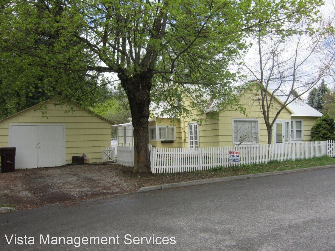 2 br, 1 bath House 613 S. 10th St. House Rental in Coeur d'Alene