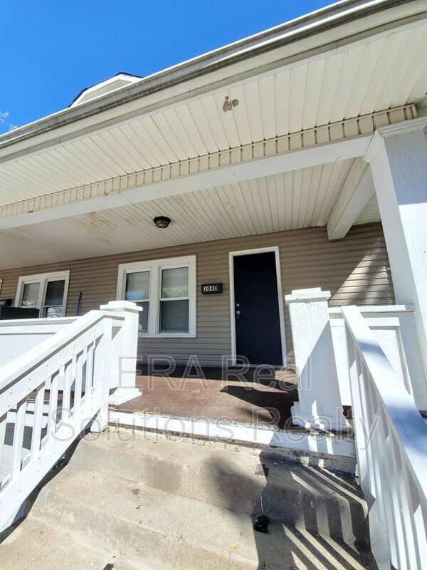 Building Photo - 1040 Forest St