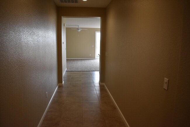 Building Photo - 832 Kelsey Ct