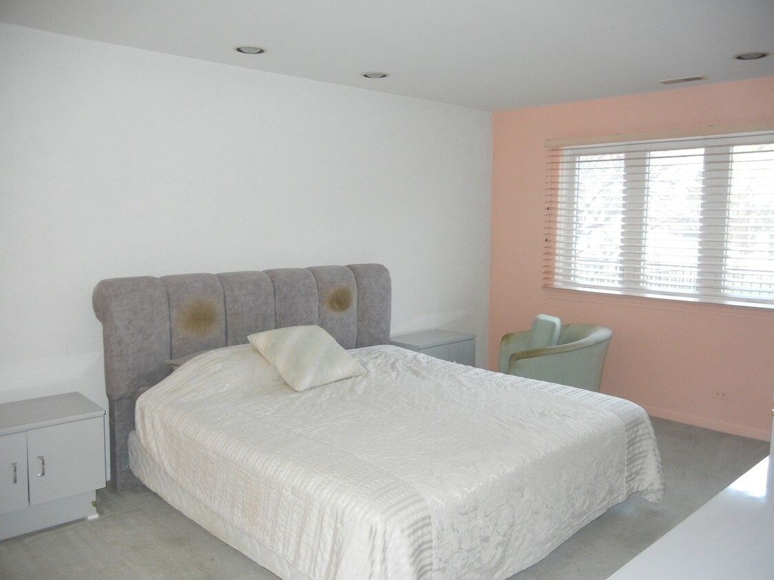 Foto del edificio - 350 E Dundee Rd