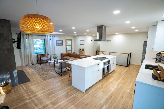 Foto del edificio - 6910 Brook Forest Dr