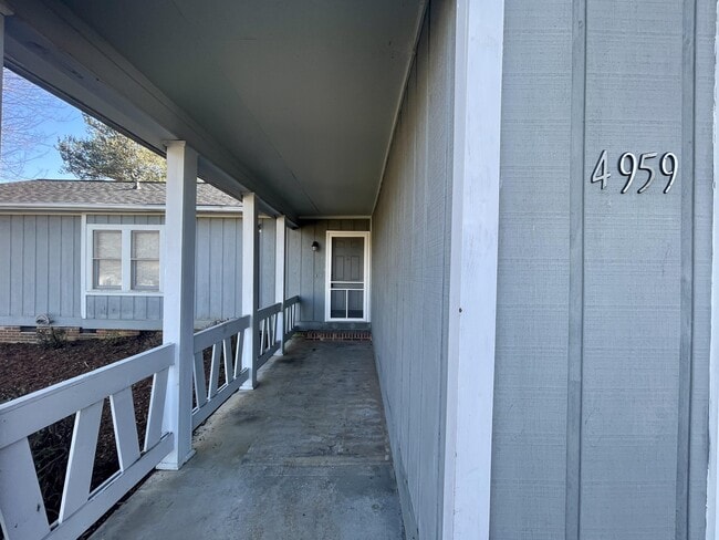 Photo - 4959 Forest Ridge Dr House