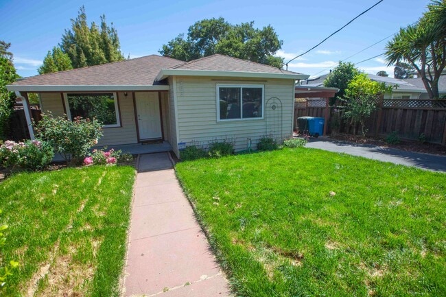 Building Photo - Charming Ranch Style Single-story Belmont ...