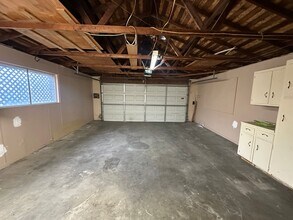 Building Photo - 1413 W Cambridge Ave