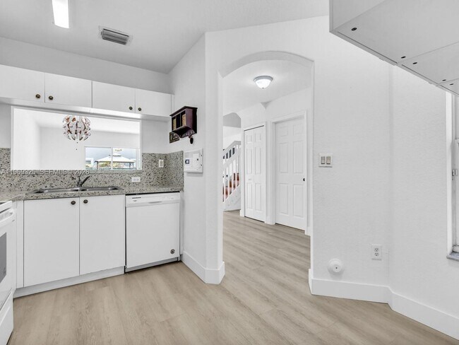 Photo - 11512 NW 48th Terrace House