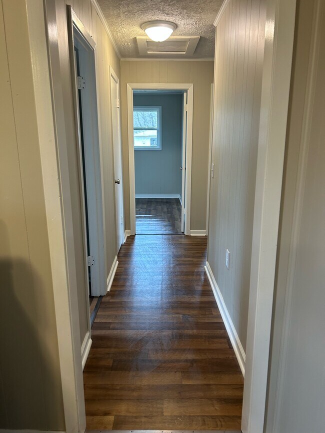 Foto del edificio - 807 Salmon Rd