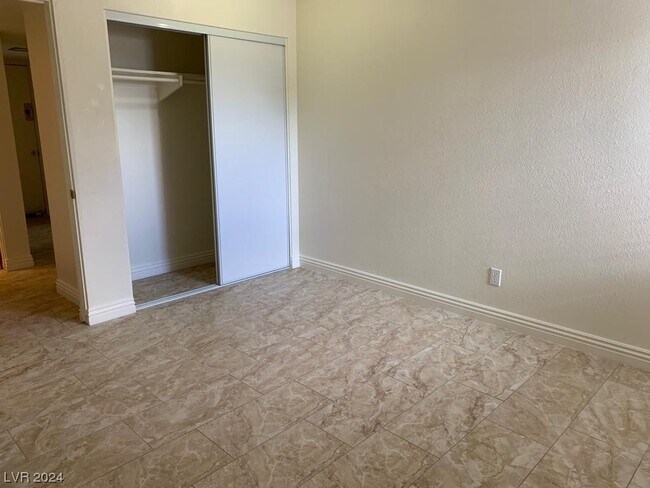 Building Photo - 6432 Casada Way