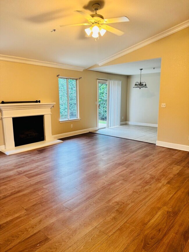 Foto del edificio - 4924 N Thorne Ave