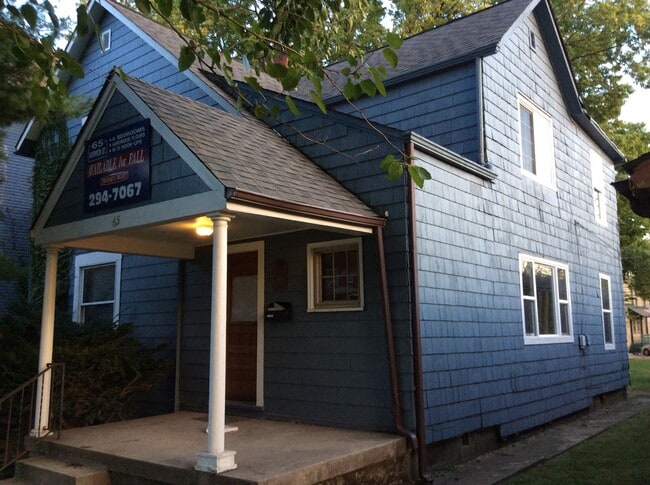 Foto del edificio - 4 bedroom 1 1/2 bath single family house with yard.