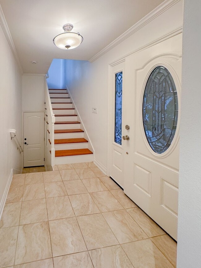 Building Photo - Beautiful 3 Beds 2 Baths Townhome in  Hermosa Beach