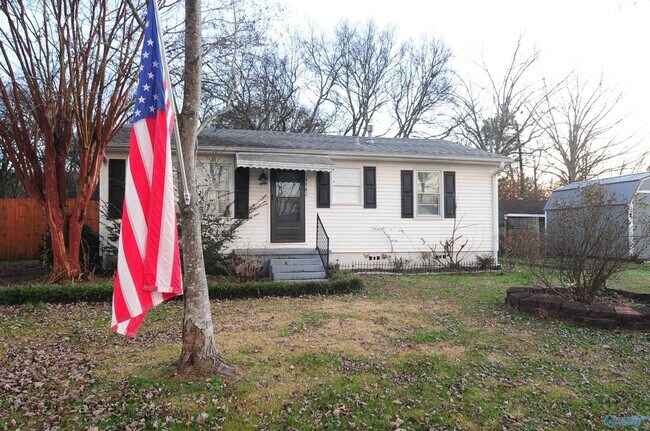 Foto del edificio - 1702 Truman Dr NE