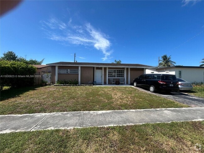 Building Photo - 11721 NW 32nd Mnr