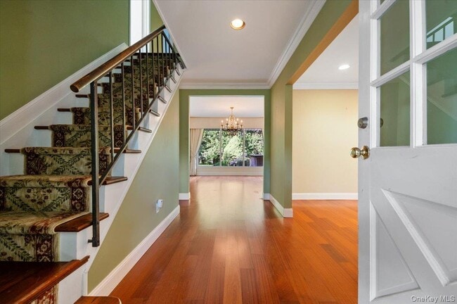 Building Photo - 24 Thorngrove Ln