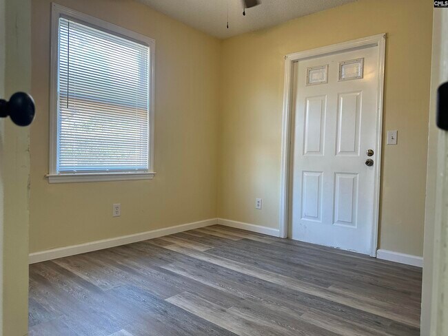 Foto del edificio - 1715-1715 Stahl St