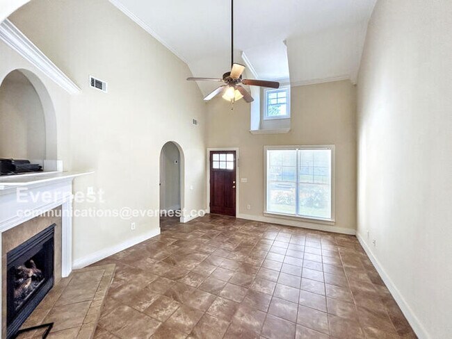 Foto del edificio - 100 Moss Stone Ln