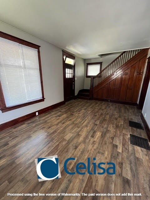 Building Photo - 1233 W Wildwood Ave