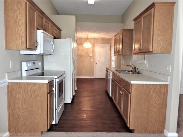 Building Photo - 123 Hall St