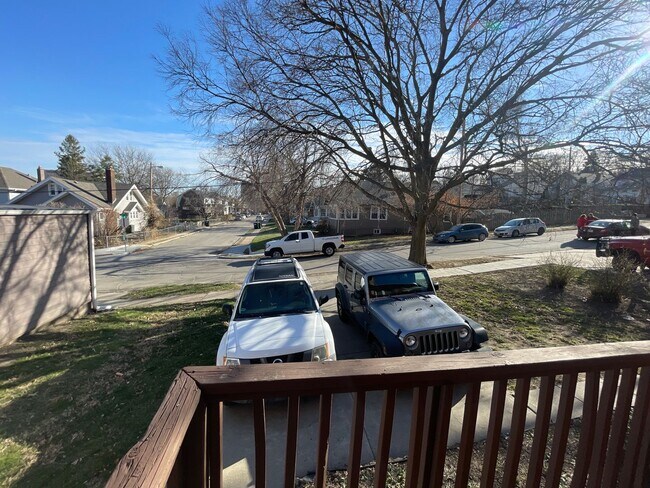 Foto del edificio - 3BR Duplex Midtown- June 1 move-in