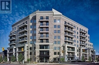 Building Photo - 571-571 Prince Edward Dr N