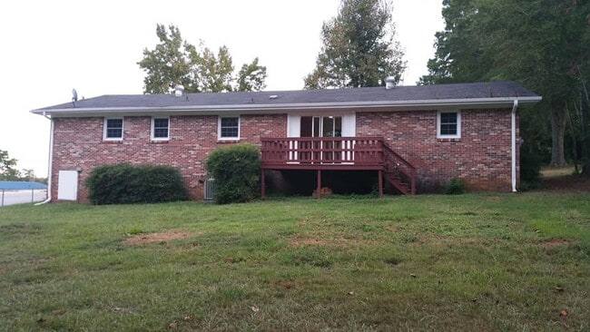 Building Photo - 119 Karen drive
