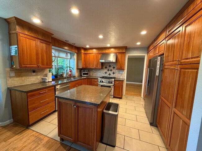Foto del edificio - 3113 Sweet Clover St
