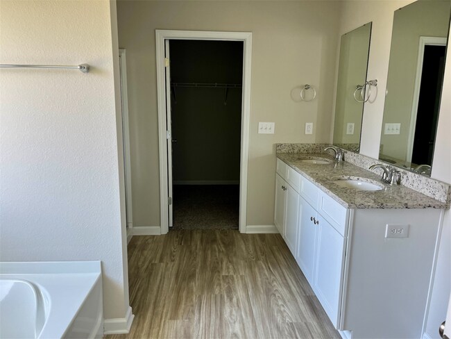 Building Photo - 8768 Palmetto Dr