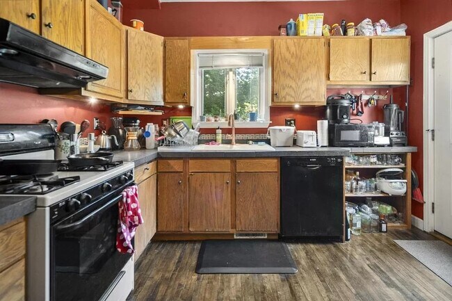 Kitchen - WILL BE UPDATED! - 261 Coddington Rd