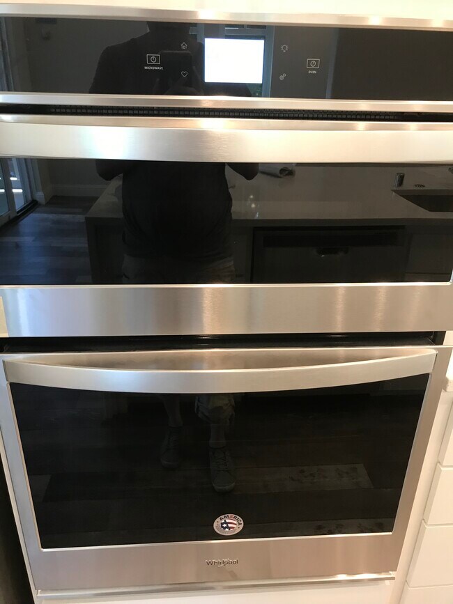Digital oven and microwave - 434 Encinal Ave