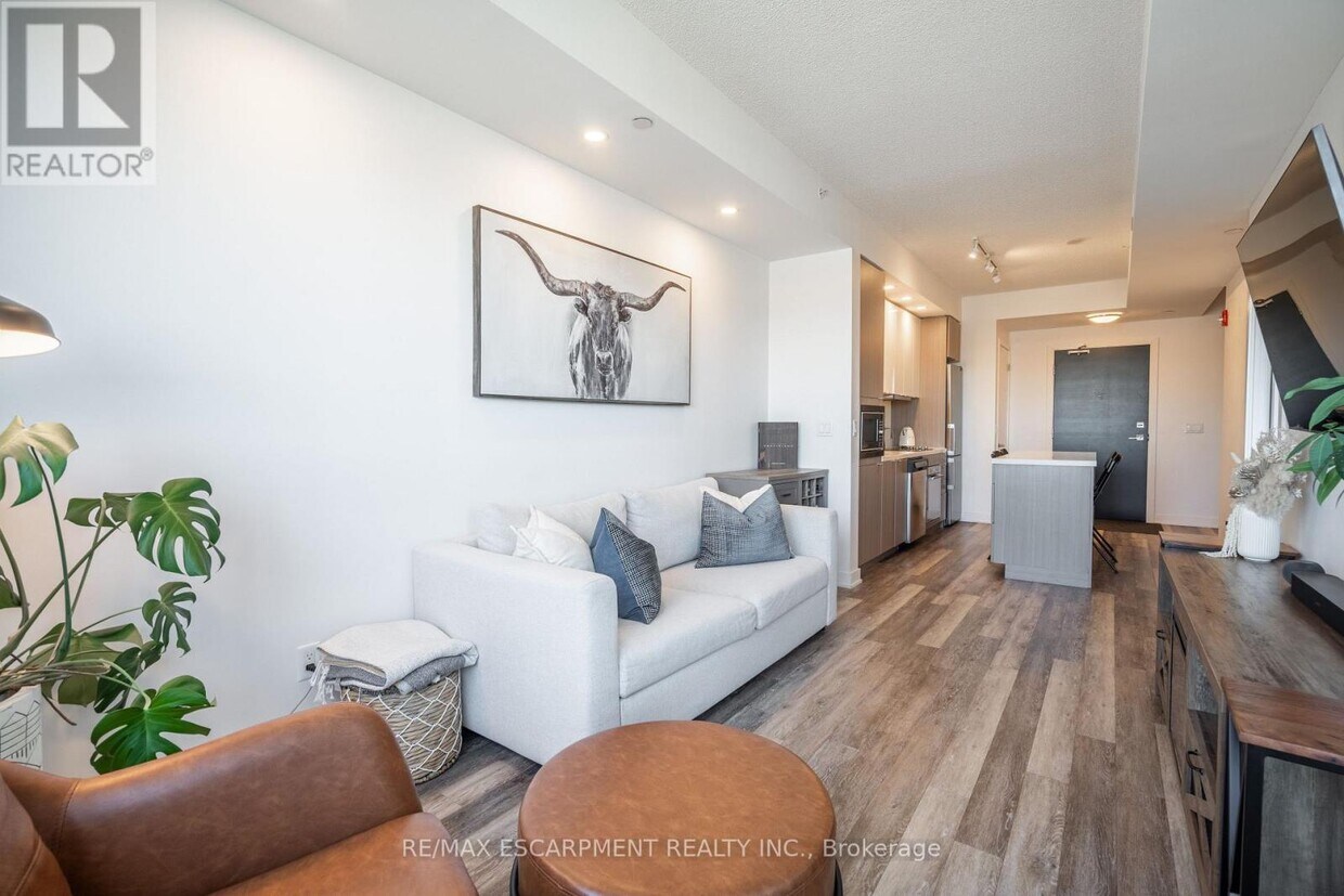 Photo principale - 5230-5230 Dundas St