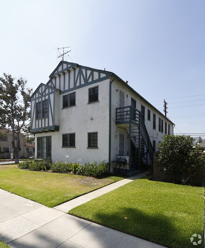 Building Photo - 1000 W Glenoaks Blvd