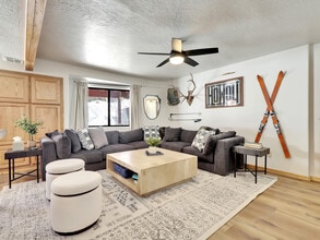 Building Photo - 656 Aspen Dr