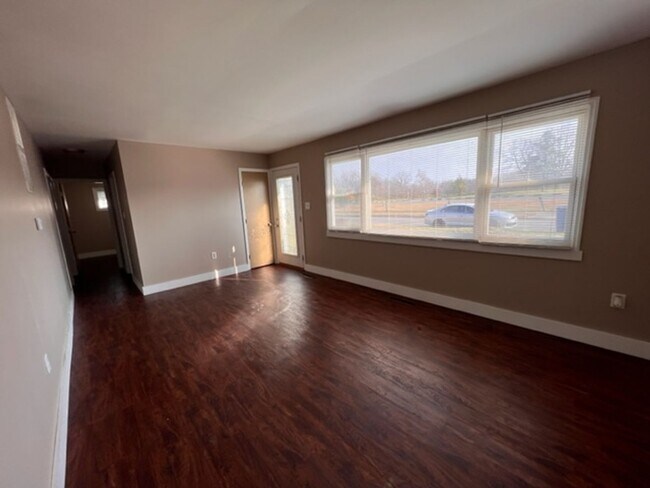 Foto del edificio - 3 Bedroom Ranch Home w/AC in Dayton **Ince...