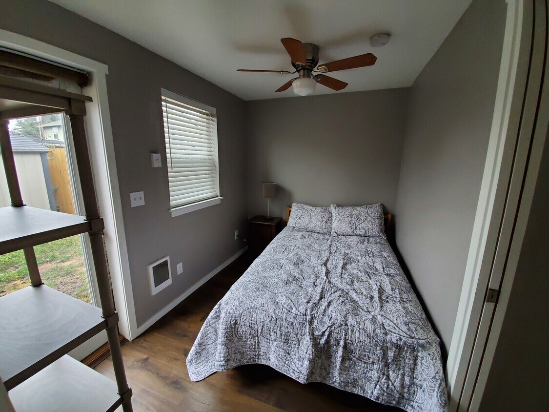 6117 SE Steele St, Portland, OR 97206 Townhome Rentals in Portland OR