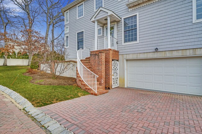 Building Photo - 18 Mariners Bend