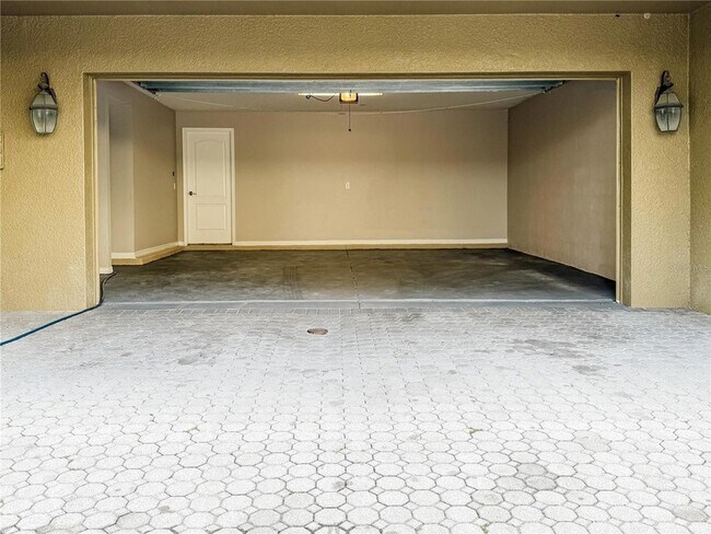 Foto del edificio - 10144 Arbor Run Dr