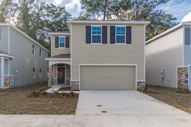 Building Photo - Beautiful 4 Bed, 2.5 Bath Home in the Desi...