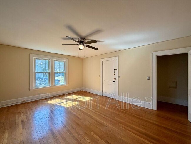 Foto del edificio - 19 Saluda St