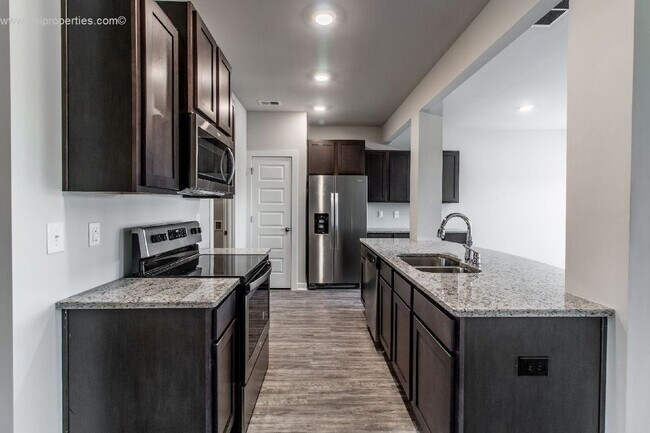 Foto del edificio - 6609 Cotton Creek Road