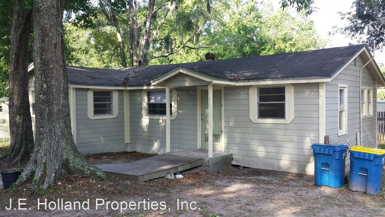 Primary Photo - 2 br, 1 bath House - 252 Century Street