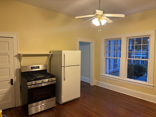 Photo - 1533 W Northwest Blvd Apartment