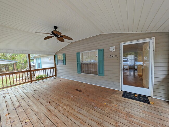 Foto del edificio - 1340 Meadowland Dr