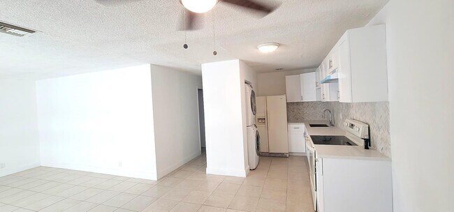 Building Photo - 5814 NW 21st St