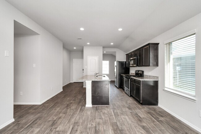 Foto del edificio - 9878 Laurel Lake Dr