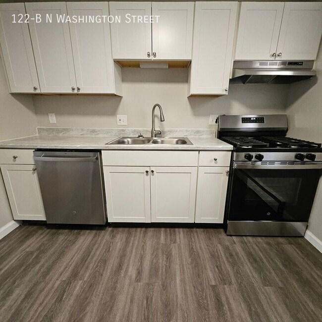 Building Photo - 122-B N Washington St